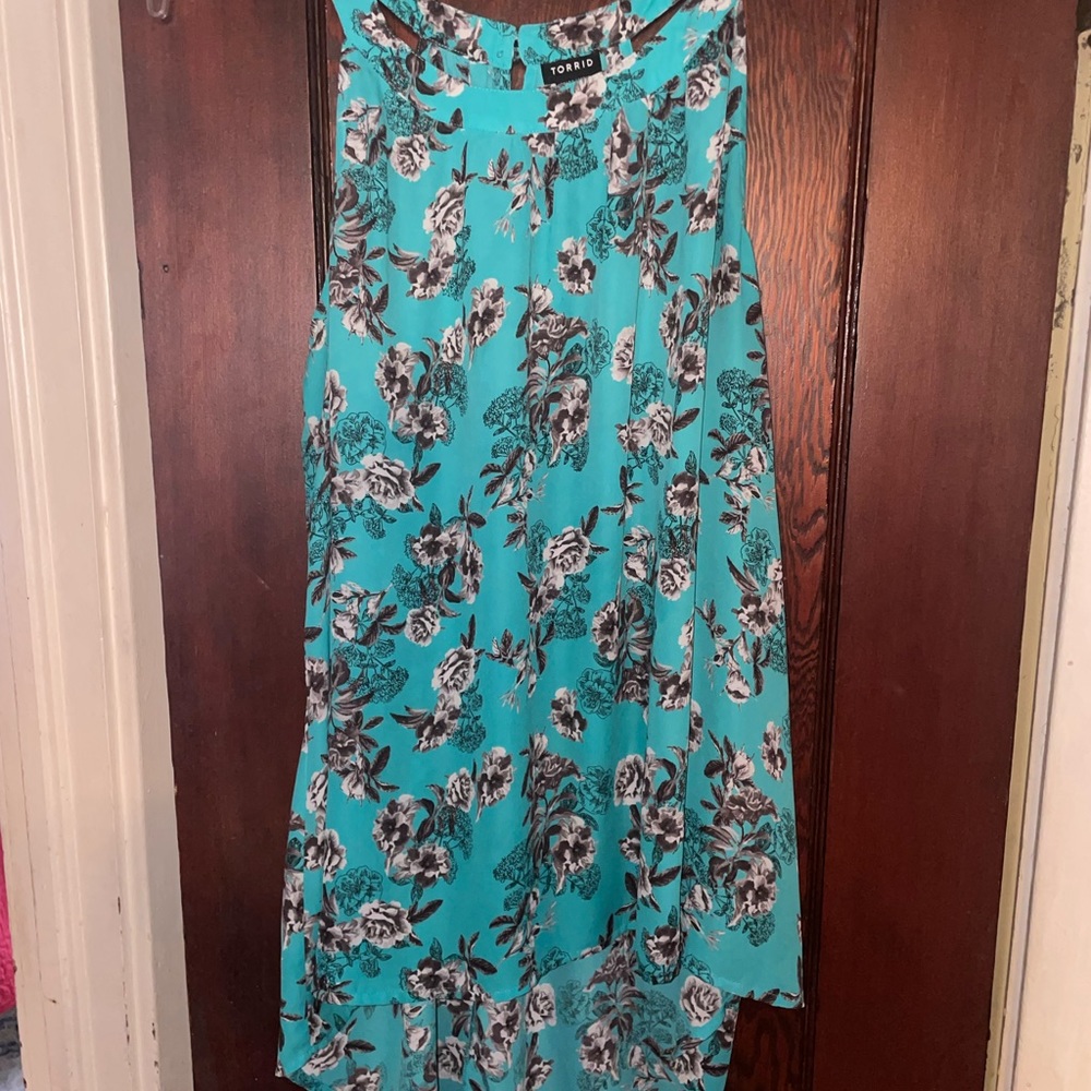 Torrid Tank Blue/Grey floral print hi low size 2